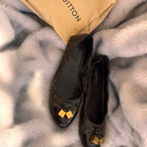 Louis Vuitton flat monogram shoes